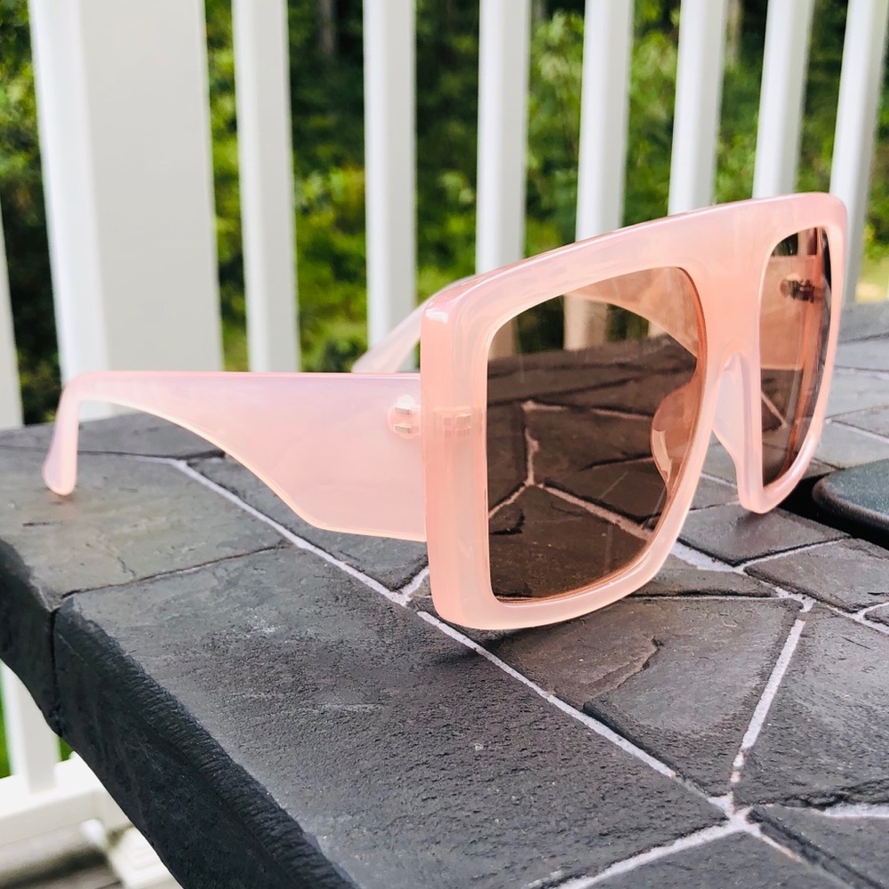 Oversized Shades - Picture 7 of 8